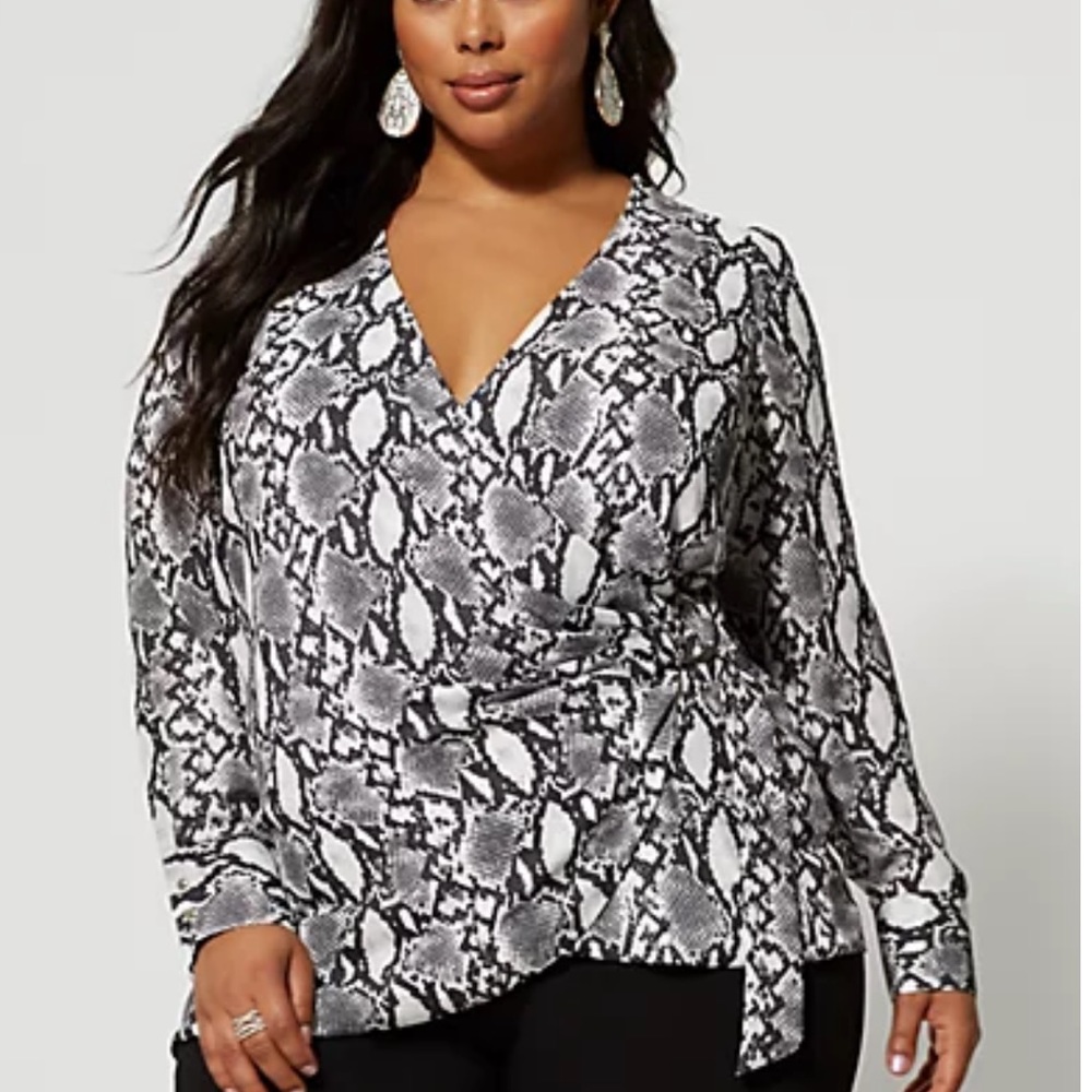 NWT size 1X (14/16W) FASHION TO FIGURE Snakeskin wrap blouse